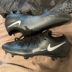 Nike Phantom Soccer Cleats